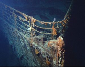 Novas imagens mostram destroços do Titanic no fundo do mar