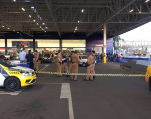 Homem é morto por segurança ao tentar assaltar mercado em Londrina