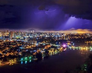 Impressionante foto de uma noite em Londrina