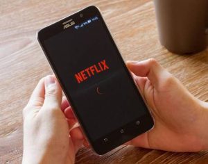 Netflix vai controlar o compartilhamento de contas; entenda o que muda