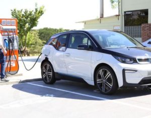 Carros elétricos não irão pagar IPVA no Paraná até o fim de 2022