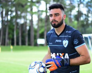 Perfil fake se passa por goleiro do LEC para marcar encontros e pedir ‘nudes’ de mulheres