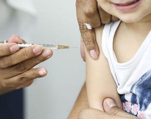 Campanha de vacinação contra o sarampo começa nesta segunda