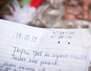 Adoção de cartinhas do Papai Noel dos Correios encerra na próxima semana