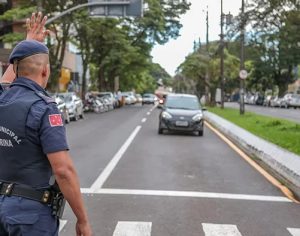 Guardas municipais já podem aplicar multas de trânsito em Londrina