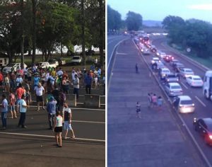 Manifestantes fazem novo protesto no pedágio de Jataizinho