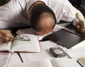Trabalhador moderno trabalha mais que camponeses medievais, indica pesquisadora