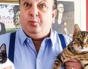 Chef Erick Jacquin adota gatinho em abrigo e o batiza de Tompero