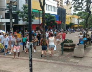 Comércio de rua altera horário de atendimento durante Carnaval