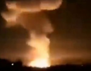 Novas imagens mostram mísseis atingindo bases americanas no Iraque; assista