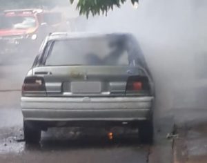 Carro explode e vítima morre carbonizada na Zona Leste de Londrina