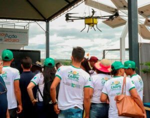 Universidade paranaense cria drone para pulverização agrícola