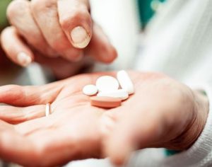 Paciente morre nos EUA após se automedicar com cloroquina