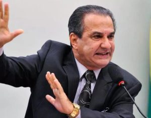 “Governador nenhum vai suspender meus cultos”, diz Silas Malafaia
