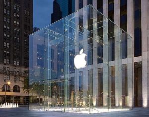 Apple é multada em mais de R$ 2 bilhões por provocar lentidão em iPhones