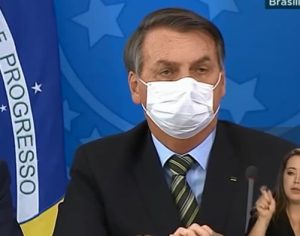 Bolsonaro anuncia que mais um ministro contraiu coronavírus