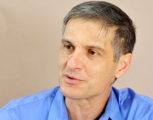 Geriatra da UEL alerta para complicações do coronavírus em idosos e doentes crônicos