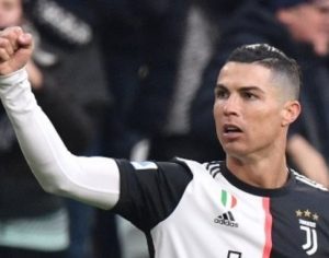 Cristiano Ronaldo aceita corte salarial e doa respiradores a hospitais