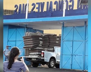 LEC faz doação de colchões à entidade que irá abrigar moradores de rua