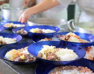 Escolas de Londrina servirão merenda a alunos carentes mesmo sem aulas