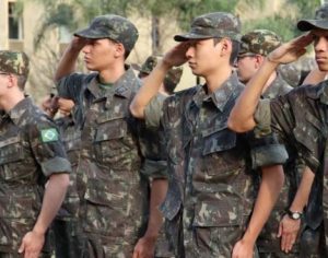 Tiro de Guerra de Londrina faz formatura de matrícula para novos atiradores