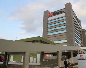 Médico de Curitiba com coronavírus está internado na UTI em estado grave