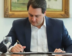 Governo ‘manda’ fechar comércio, shoppings e academias no Paraná