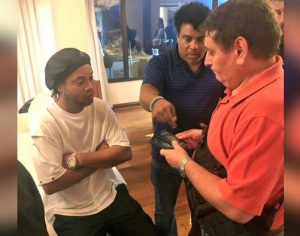 Ronaldinho Gaúcho é detido no Paraguai com passaporte falso