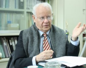 Brasileiro vencedor do Prêmio Nobel da Paz morre por coronavírus