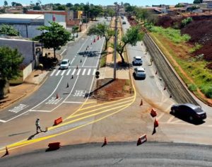 Av. Winston Churchill tem trecho interditado para sequência das obras
