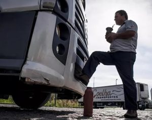 Governo do Paraná divulga pontos de apoio aos caminhoneiros nas rodovias estaduais