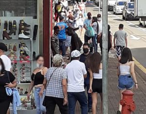 ‘Parecia época de Natal, mas com poucas vendas’, diz vendedora em Londrina; assista