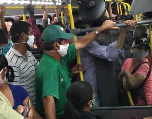 Ônibus deverão circular somente com passageiros sentados no Paraná