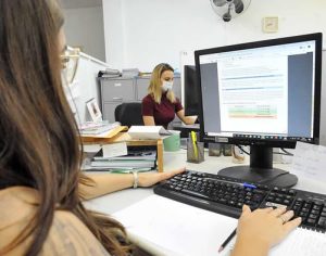 Inscrições abertas: Confira as 205 vagas de estágio em setores da UEL