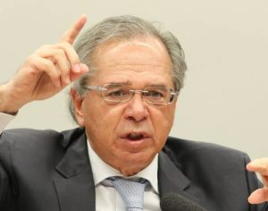‘Vamos perder dinheiro salvando empresas pequenininhas’, diz Guedes