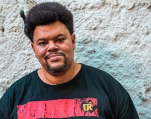Babu Santana é internado em hospital após passar mal