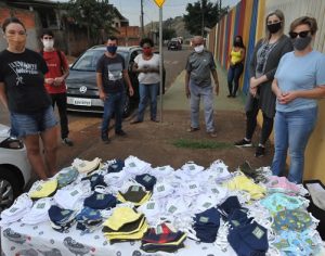 Projetos da UEL distribuem máscaras para famílias carentes de Londrina