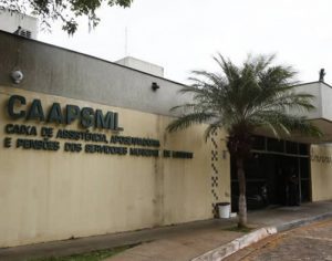 Servidores pressionam, mas Câmara aprova tramitação de reforma da previdência