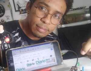 Professor cria computador de R$ 22 para ajudar jovens de baixa renda nos estudos