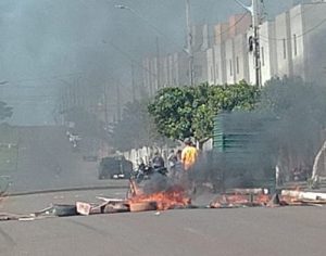 Protesto pede faixa elevada em Avenida na Zona Norte de Londrina