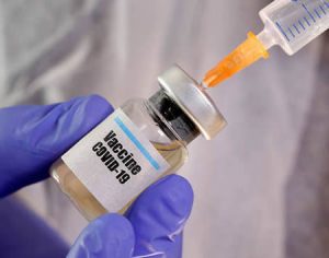 Médica brasileira que tomou vacina contra covid-19 conta sobre experiência: “quero muito que dê certo”
