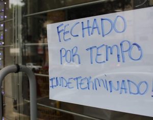 Três agências bancárias fecham após casos de covid-19 em Londrina