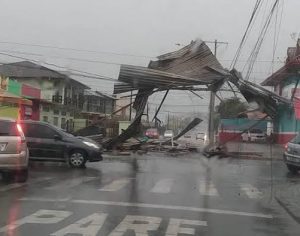 Temporal causa estragos em cidades no Norte do Paraná