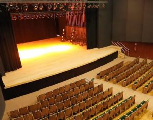 Canto do MARL promove nova aula do curso livre de teatro em Londrina