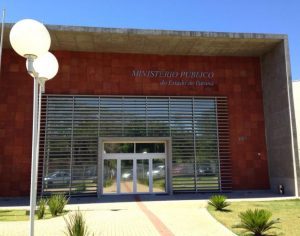 Justiça bloqueia R$ 330 mil de policiais e advogados investigados em Londrina