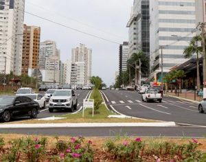 Com terceira pista pronta, avenida Ayrton Senna é liberada em Londrina