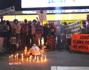Manifestantes protestam em Londrina contra morte de negro em mercado