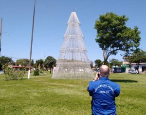 Árvores de decoração natalina da prefeitura são vistoriadas em Londrina