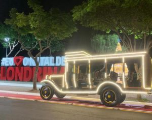 Catita com Papai Noel passeia por Londrina nesta quinta e sexta; confira