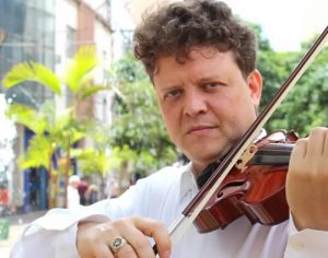 Concerto do aniversário de Londrina leva música ao transporte coletivo